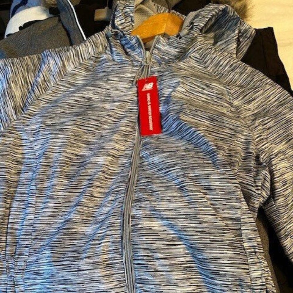 Women's New Balance Windbreaker, Water Resistant, Black & White, M, NWT